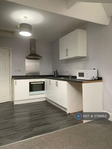 2 bedroom flat to rent - Photo 4