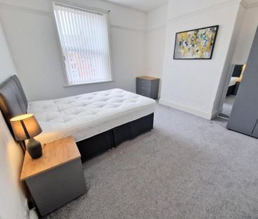 1 bedroom in a house share to rent - Photo 3