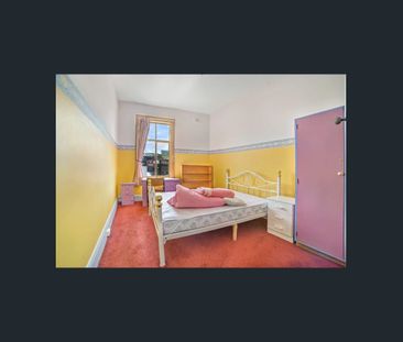 Apartment In Convenient Location - Photo 5