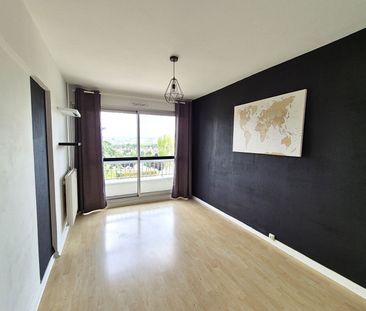 Location Appartement 3 pièces 82m² - Photo 2