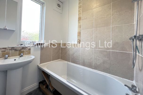 6 Bedroom Mid Terraced House for rent in Hartley Avenue - Photo 1