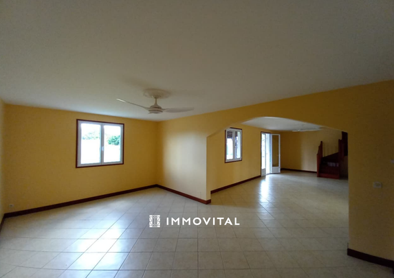 Location Maison 5 pièces 150m² STE ANNE 97180 - Photo 1