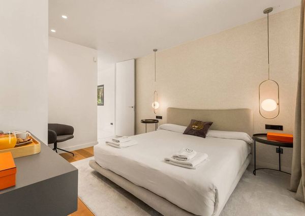 6 bedroom luxury Villa for rent in Nueva Andalucia, Spain