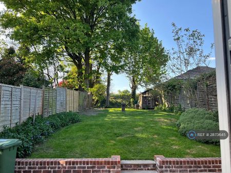 2 bedroom detached house to rent - Photo 2