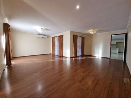Four Bedroom Family Home in Heart of Clarinda&period;&period;&period;&period; - Photo 4