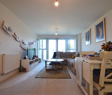 2 bedroom apartment - Photo 3