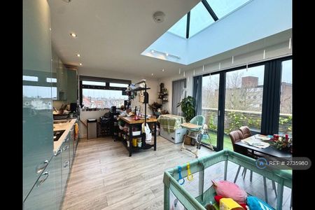 3 bedroom flat to rent - Photo 5