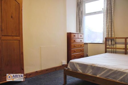 4 bedroom terraced house to rent - Photo 5