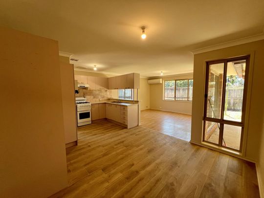 Cosy Three Bedroom Home with Generous Backyard - Photo 1