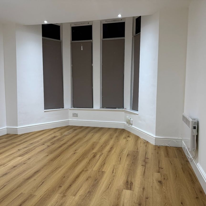 Studio Flat, Stapleton Road, BS5 - Photo 1