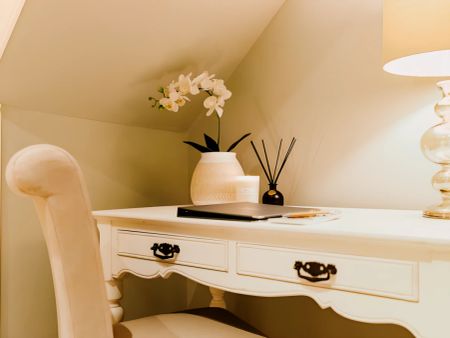 2 Bedroom No.2 - Photo 3