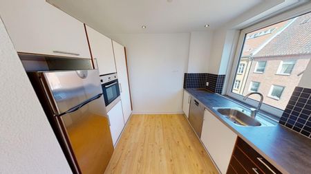 Moderniseret delevenlig 3 værelses lejlighed - Foto 2