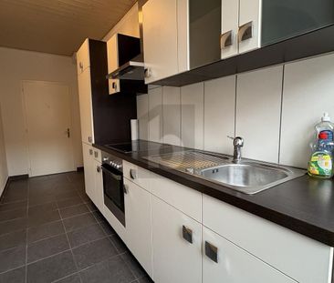 PRATIQUE, LUMINEUX ET PROCHE DE LA VILLE - Photo 1