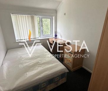 4 bedroom semi-detached house to rent - Photo 6