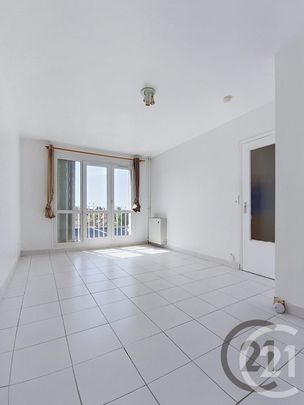 Location Appartement 2 pièces 46m² ST JULIEN LES VILLAS 10800 - Photo 1