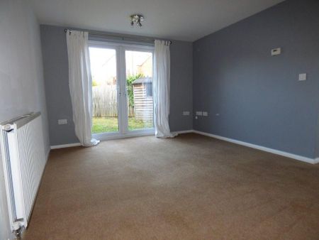 2 bedroom ground floor flat to rent - Photo 2