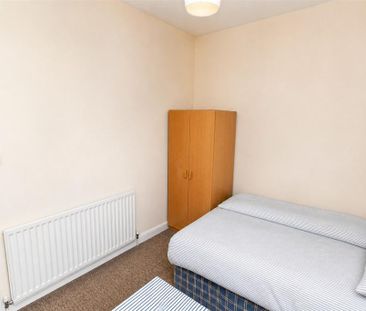 6 bedroom house to rent - Photo 2