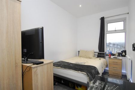 North Road East, Plymouth - Photo 5