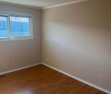 Upland Street 2131 - D60 - 1 - Photo 4