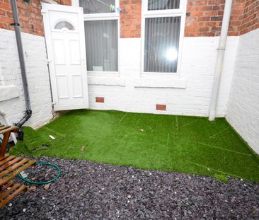 2 bed flat to rent in Canterbury Street, South Shields, NE33 - Photo 3