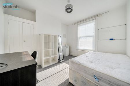 6 bedroom house to rent - Photo 2