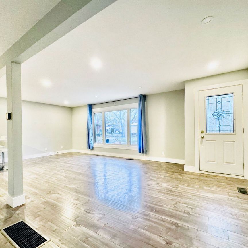 For Lease - 12 Creskwick Court Unit# Main, Barrie, Ontario - Photo 1