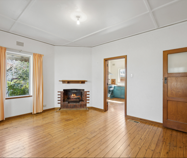 Charming 3 Bedroom Home - Photo 5