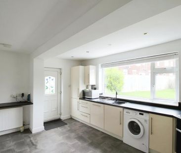 3 bedroom semi-detached house to rent - Photo 5