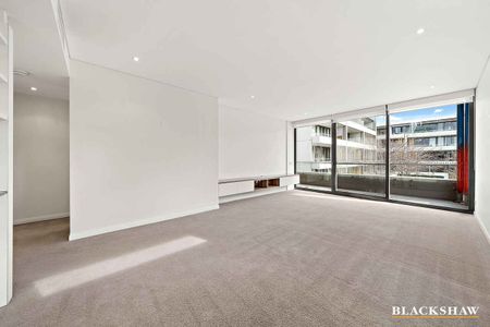 Luxurious Apartment Living - Photo 2