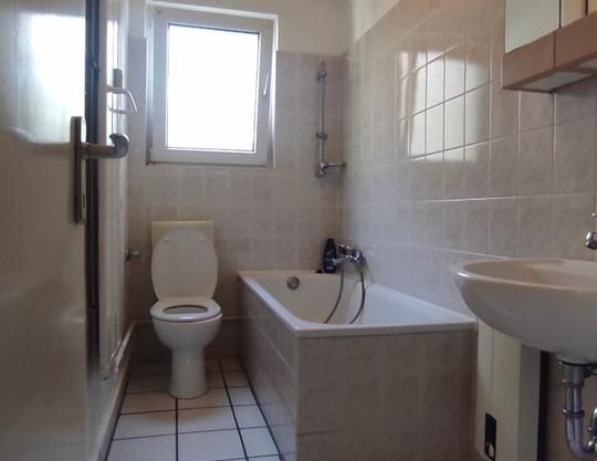 Moderne 2-Zimmer-Wohnung mit viel Licht und komfortabler Küche – Perfekt für Familien und WGs! - Foto 1