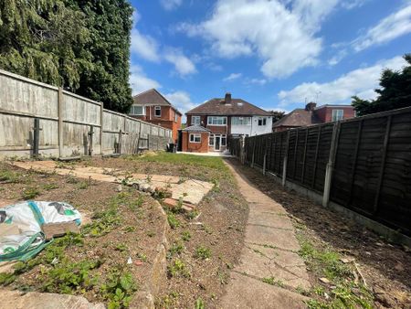 3 bedroom semi-detached house to rent - Photo 3