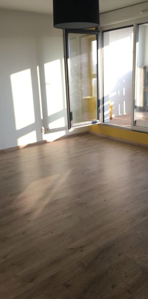 Location Appartement 3 pièces 64m² LA MADELEINE 59110 - Photo 1