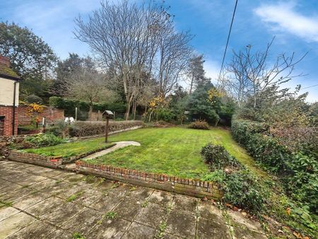 3 bedroom semi-detached house to rent - Photo 2