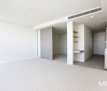 Large and light filled apartment that really hits the marque - Photo 2