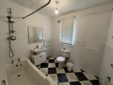 3 bedroom detached house to rent - Photo 4