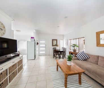 Curl Curl, 27 Griffin Road - Photo 2