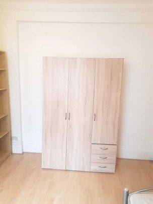 1 bedroom in a house share to rent - Photo 1