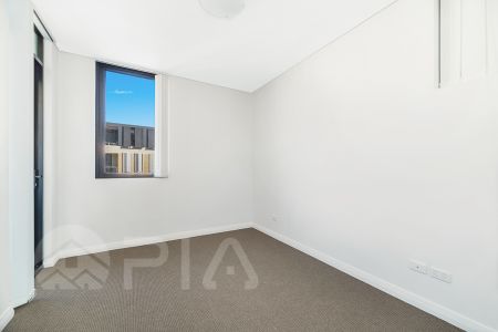 FStunning Apartments NOW Leasing!!! - Photo 2