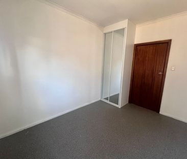 Cozy Two Bedroom Home - Photo 3