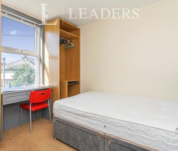1 bedroom in a house share to rent - Photo 4