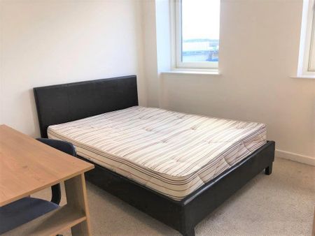 2 bedroom flat to rent - Photo 5