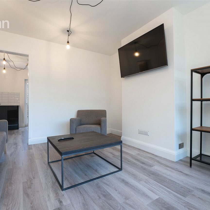 2 bedroom house to rent - Photo 1