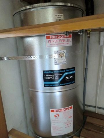 Near Memorial Ave, 5min walk to Burnside High - Photo 3