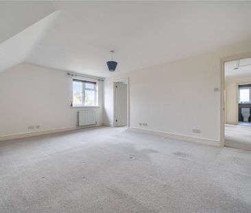 4 bedroom detached house to rent - Photo 2
