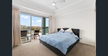 Spacious apartment with expansive outdoor areas - Photo 2