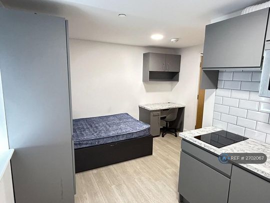 Studio to rent - Photo 1