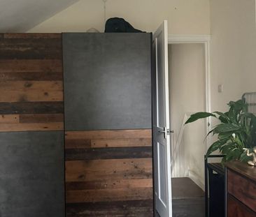 3 Bed End Terrace, Elgar Road South, RG2 - Photo 5