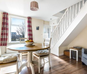 2 bedroom detached house to rent - Photo 3