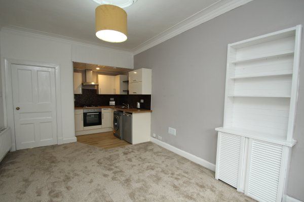 Exeter Drive, Glasgow, G11 - Photo 1