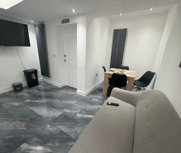 3 Bed Student Accommodation - Photo 2